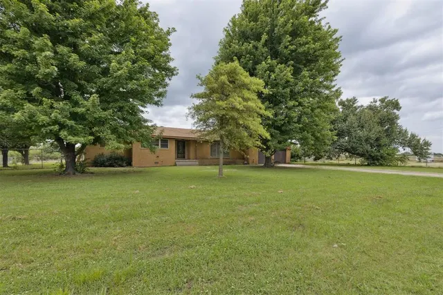 Photo 2 — 104951 S 3440 Road, Meeker, OK 74855