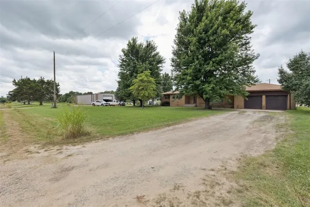 Photo 3 — 104951 S 3440 Road, Meeker, OK 74855