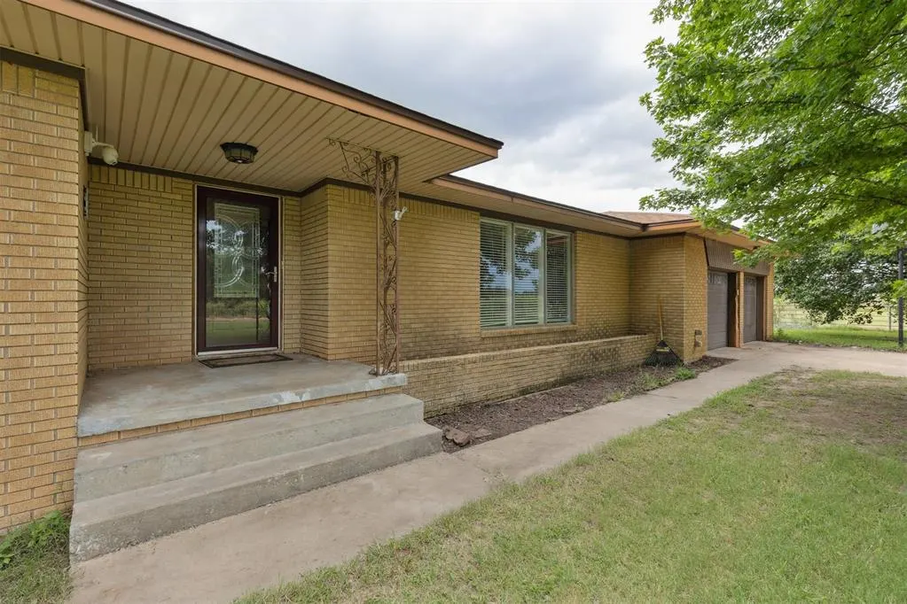 Photo 4 — 104951 S 3440 Road, Meeker, OK 74855