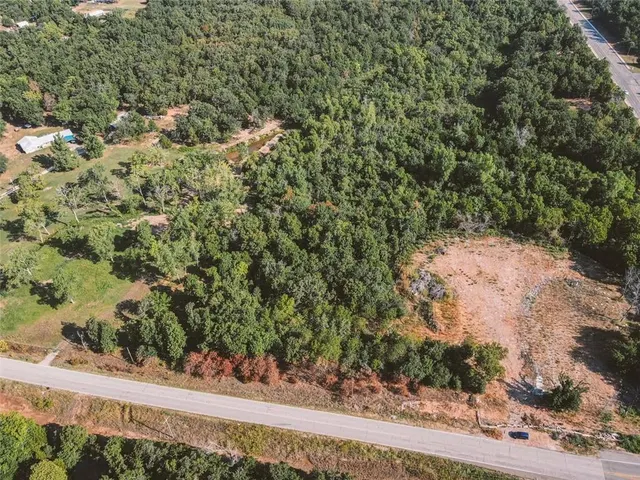 Photo 2 — SE 59th Street, Choctaw, OK 73020