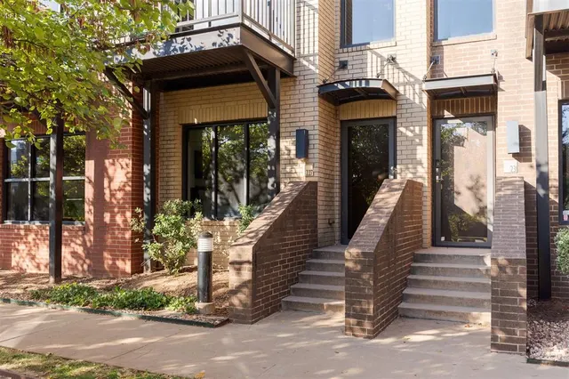 Photo 2 — 227 NE 4th Street, Oklahoma City, OK 73104