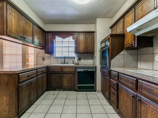 Photo 7 — 14601 Prairie Lane, Oklahoma City, OK 73165