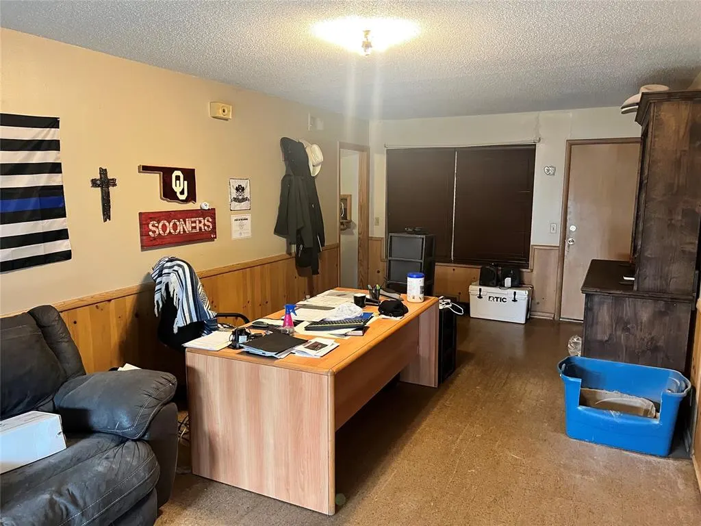 Photo 6 — 601 N Broadway Street, Hobart, OK 73651