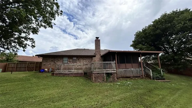 Photo 7 — 6216 Cloverlawn Court, Oklahoma City, OK 73135
