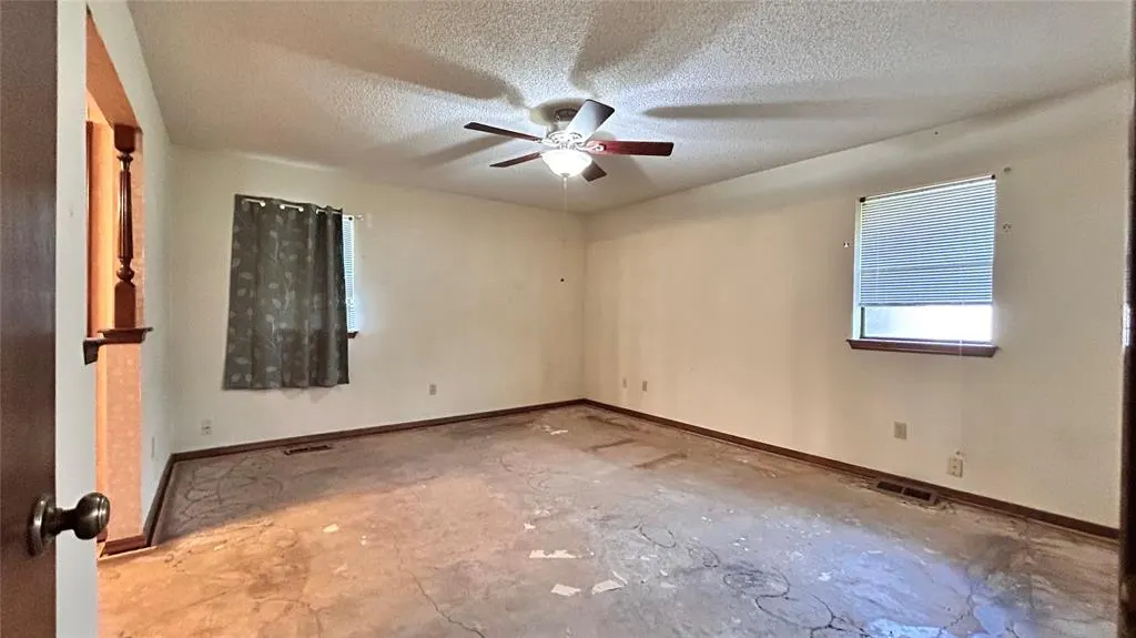 Photo 19 — 6216 Cloverlawn Court, Oklahoma City, OK 73135