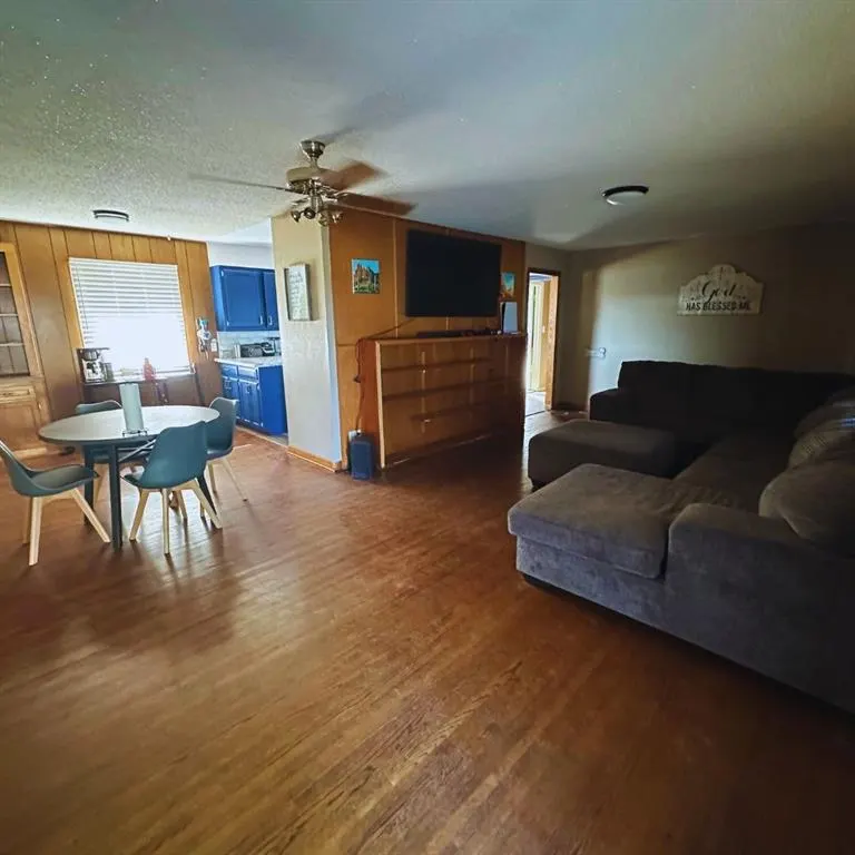 Photo 9 — 701 S 18th Street, Clinton, OK 73601
