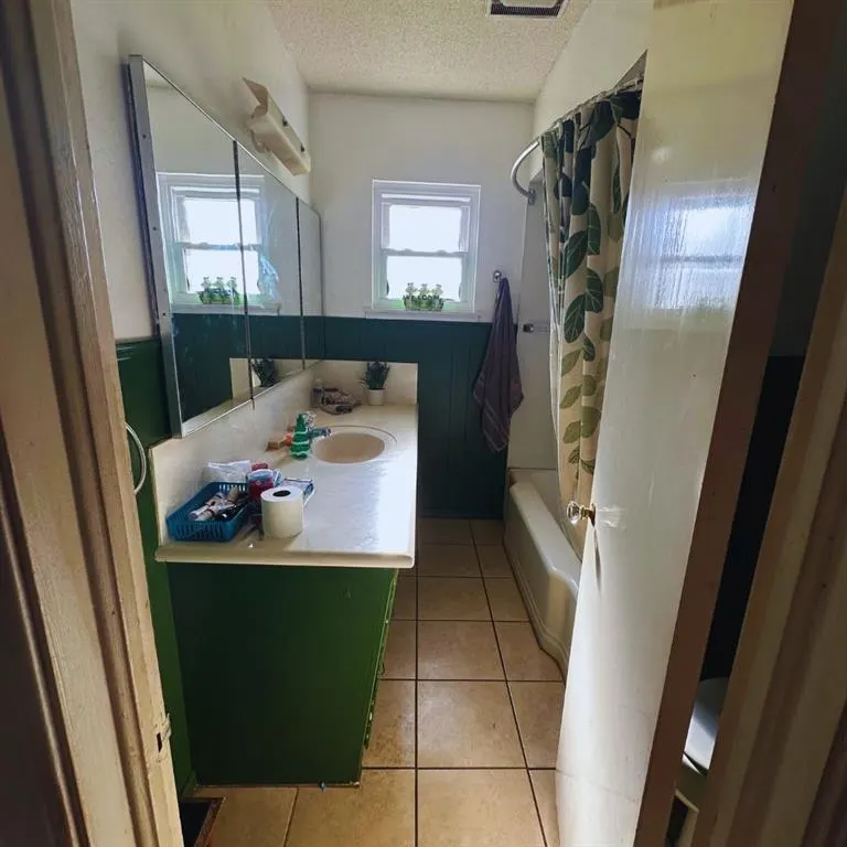 Photo 15 — 701 S 18th Street, Clinton, OK 73601