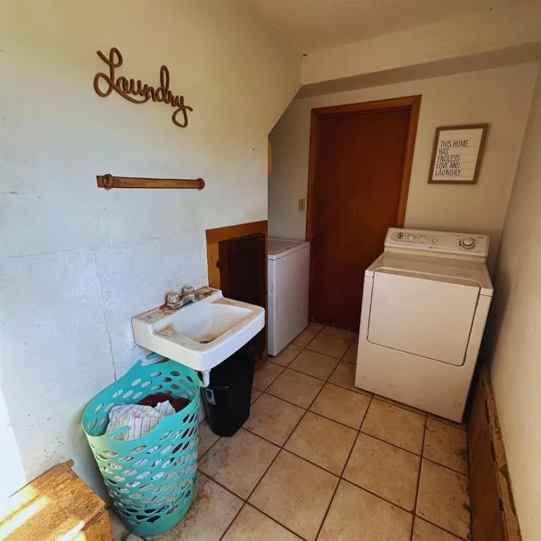 Photo 23 — 701 S 18th Street, Clinton, OK 73601