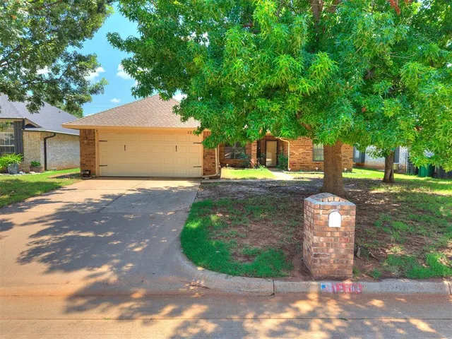 Photo 2 — 12504 Covey Creek Drive, Oklahoma City, OK 73142