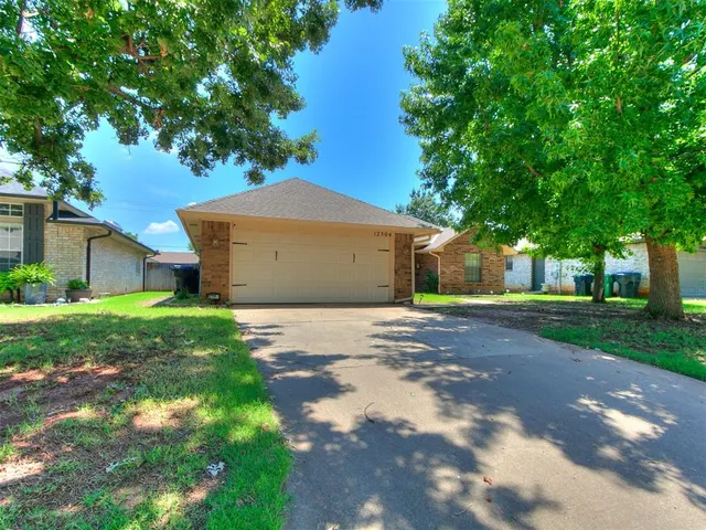 Photo 3 — 12504 Covey Creek Drive, Oklahoma City, OK 73142