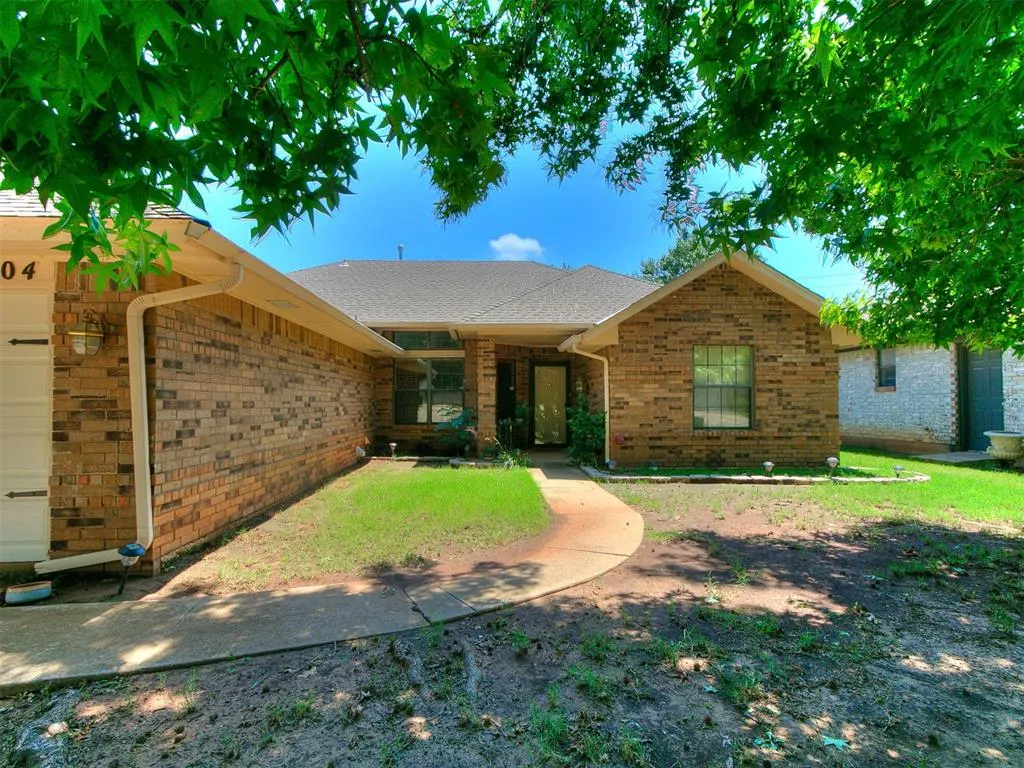Photo 5 — 12504 Covey Creek Drive, Oklahoma City, OK 73142