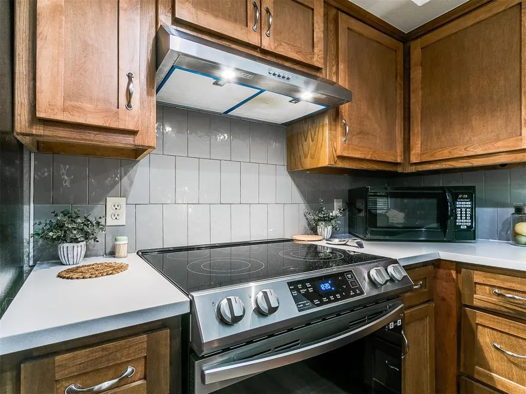 Photo 17 — 12504 Covey Creek Drive, Oklahoma City, OK 73142