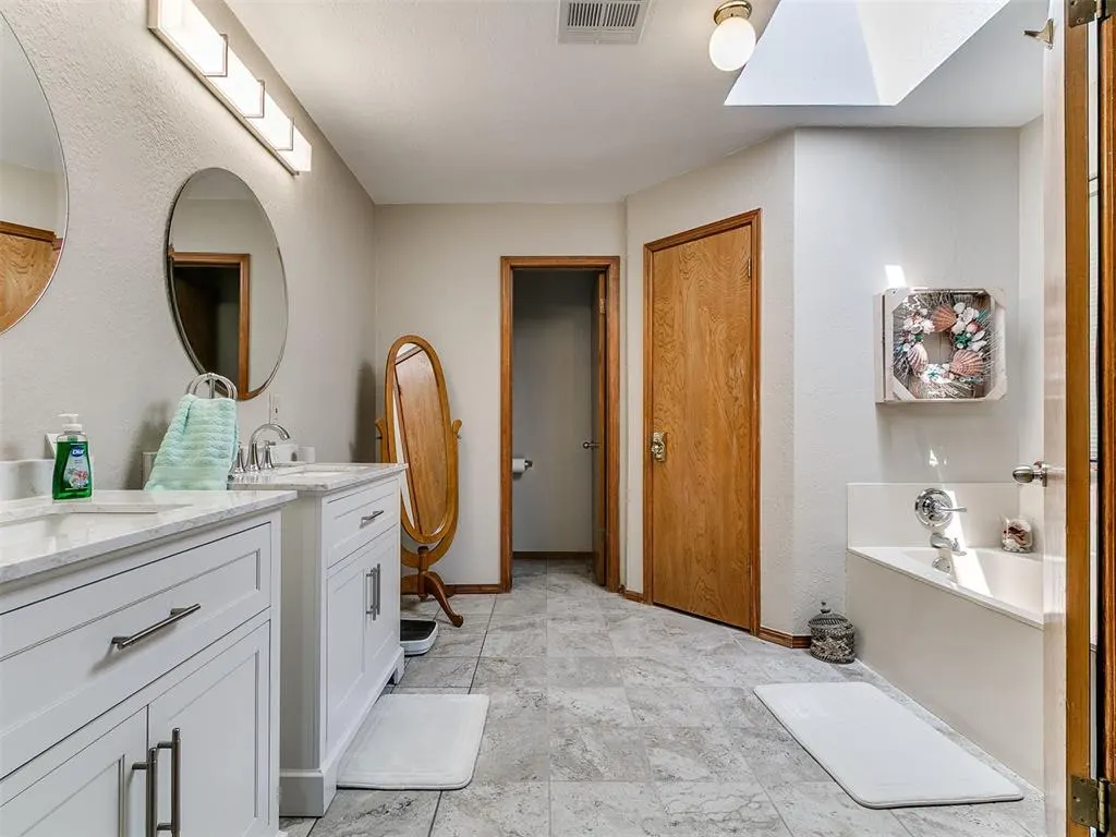 Photo 38 — 12504 Covey Creek Drive, Oklahoma City, OK 73142