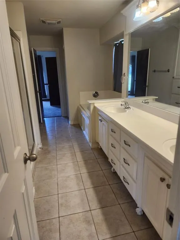 Photo 10 — 2354 Blue Spruce Drive, Blanchard, OK 73010