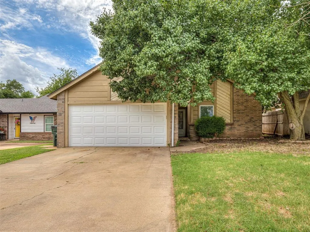 Front exterior — 725 Lapwing Road, Edmond, OK 73003
