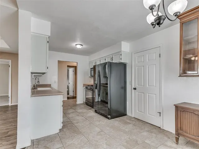 Photo 8 — 725 Lapwing Road, Edmond, OK 73003