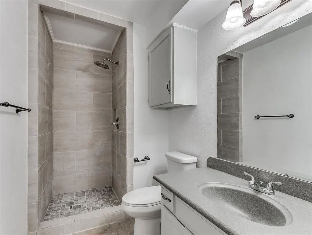 Photo 13 — 725 Lapwing Road, Edmond, OK 73003