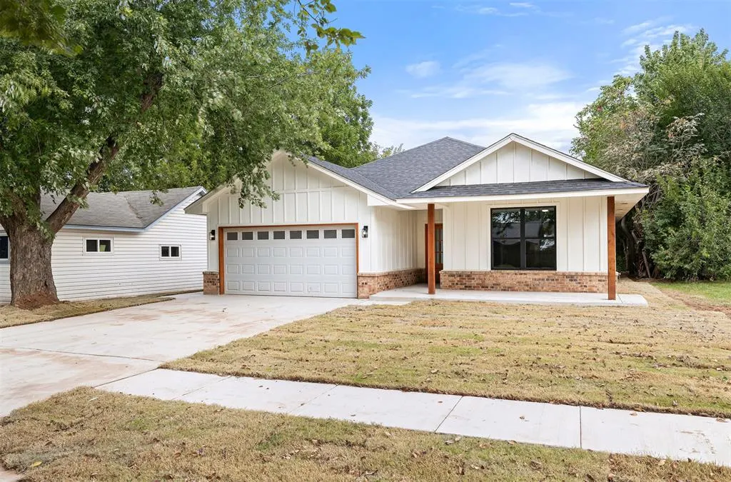 Photo 2 — 203 W Holly Street, Tuttle, OK 73089