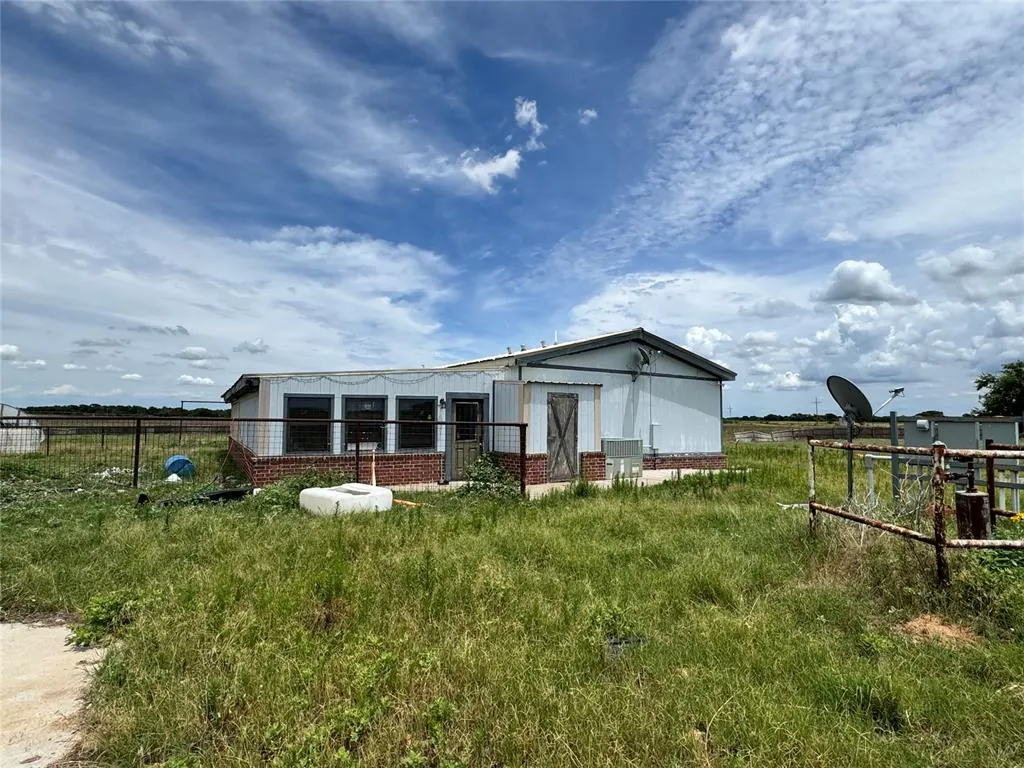 Photo 2 — 17871 E 1200 Road, Erick, OK 73645