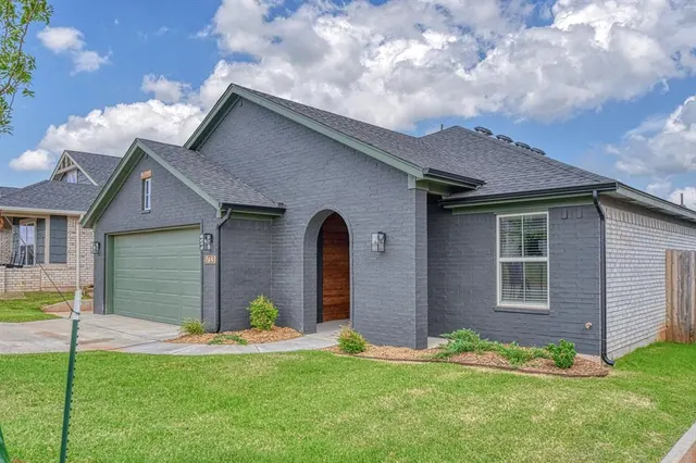 Photo 2 — 3733 Alta Vista Drive, Norman, OK 73069