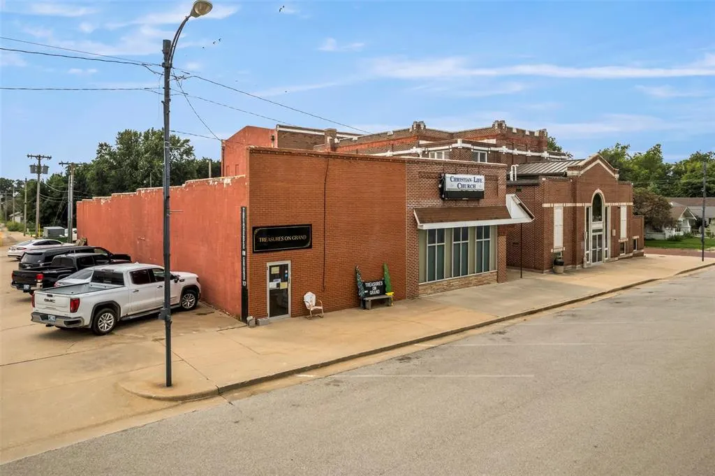 Photo 5 — 117 W Grand Avenue, Tonkawa, OK 74653