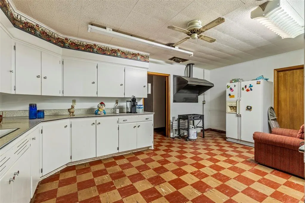 Photo 43 — 117 W Grand Avenue, Tonkawa, OK 74653