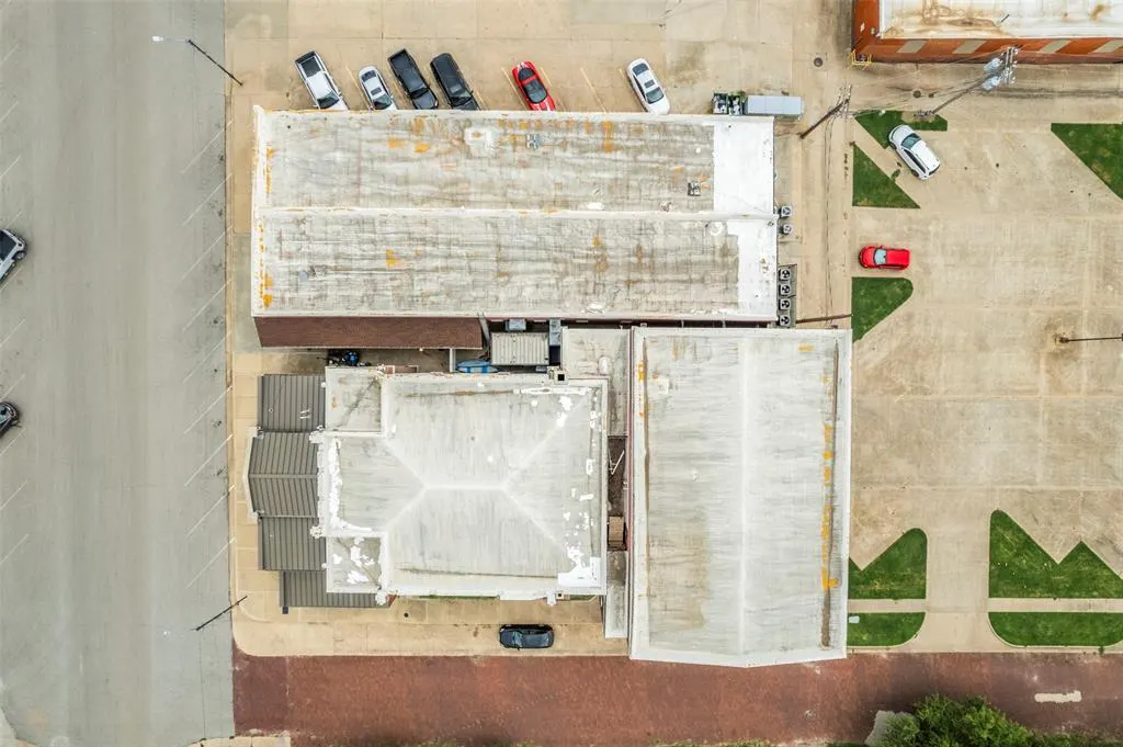 Photo 50 — 117 W Grand Avenue, Tonkawa, OK 74653