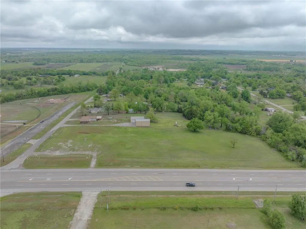 Photo 8 — 18001 NE 23rd Street, Harrah, OK 73045