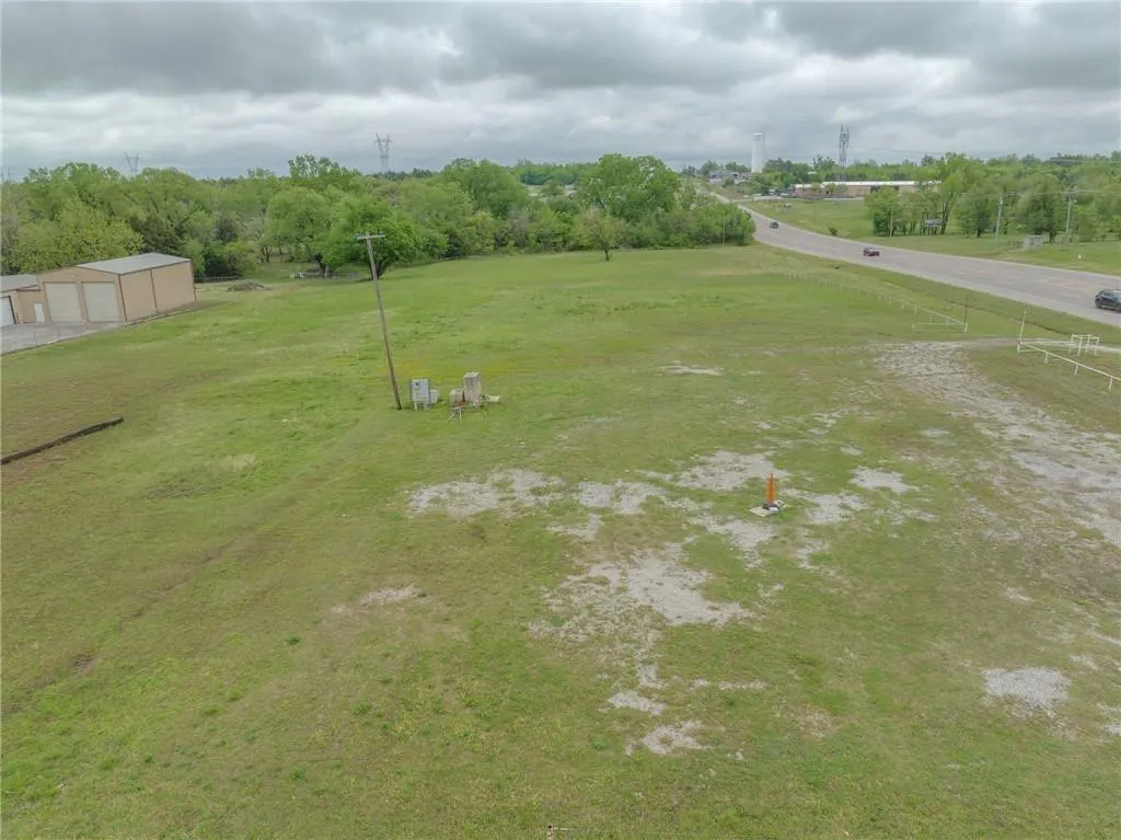 Photo 9 — 18001 NE 23rd Street, Harrah, OK 73045