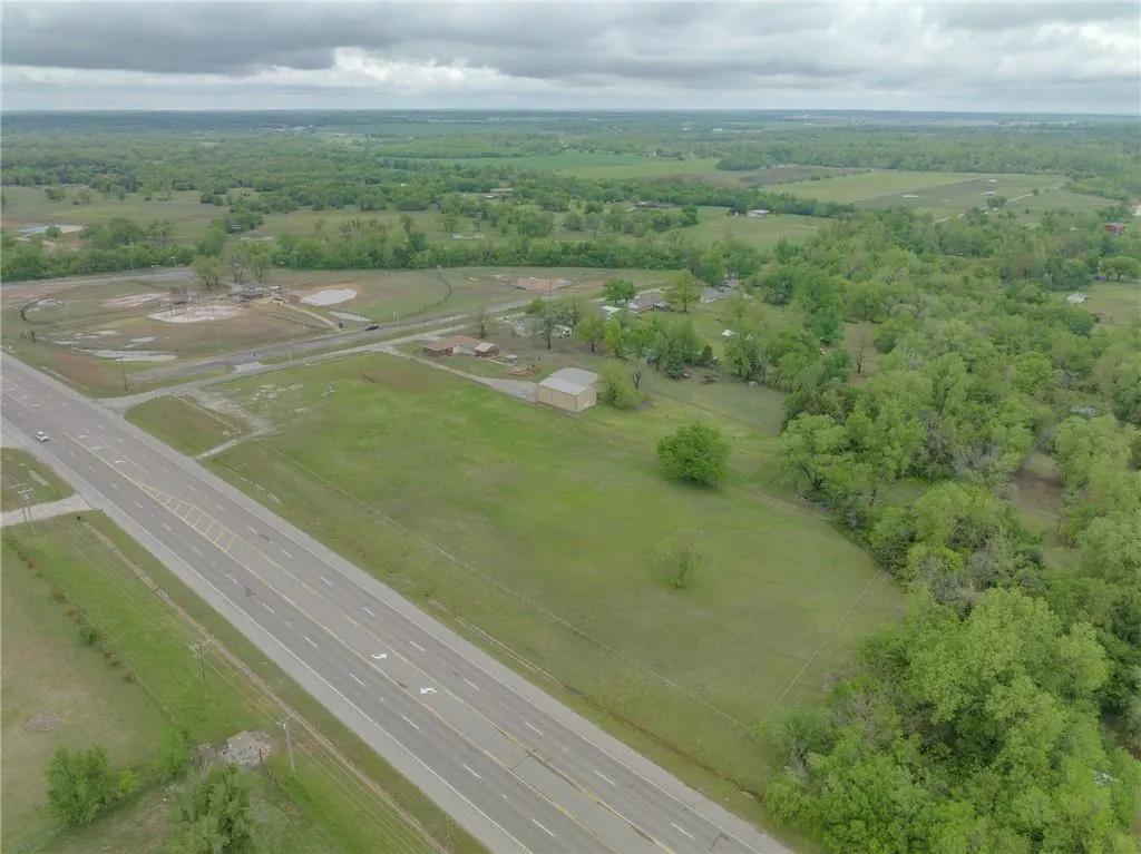 Photo 10 — 18001 NE 23rd Street, Harrah, OK 73045