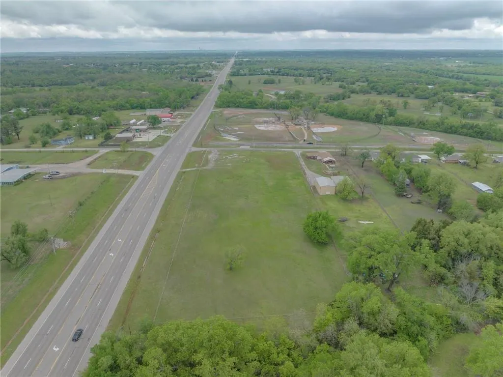 Photo 11 — 18001 NE 23rd Street, Harrah, OK 73045