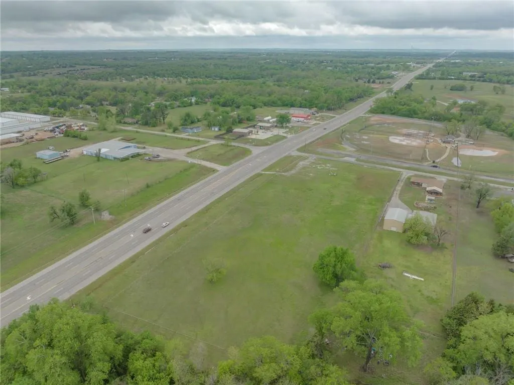 Front exterior — 18001 NE 23rd Street, Harrah, OK 73045