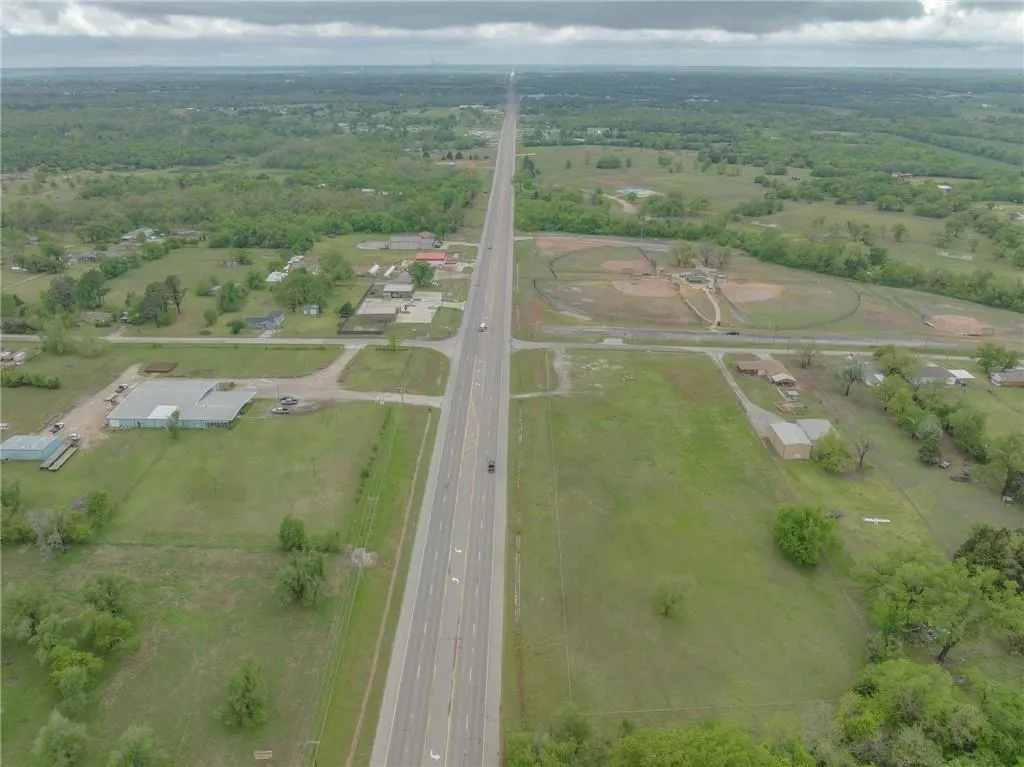 Photo 14 — 18001 NE 23rd Street, Harrah, OK 73045