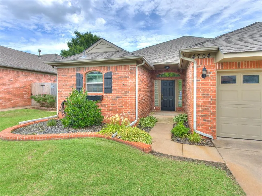 Photo 3 — 4704 NW 118 Street, Oklahoma City, OK 73162