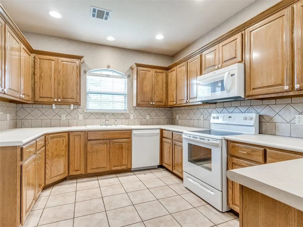Photo 14 — 4704 NW 118 Street, Oklahoma City, OK 73162