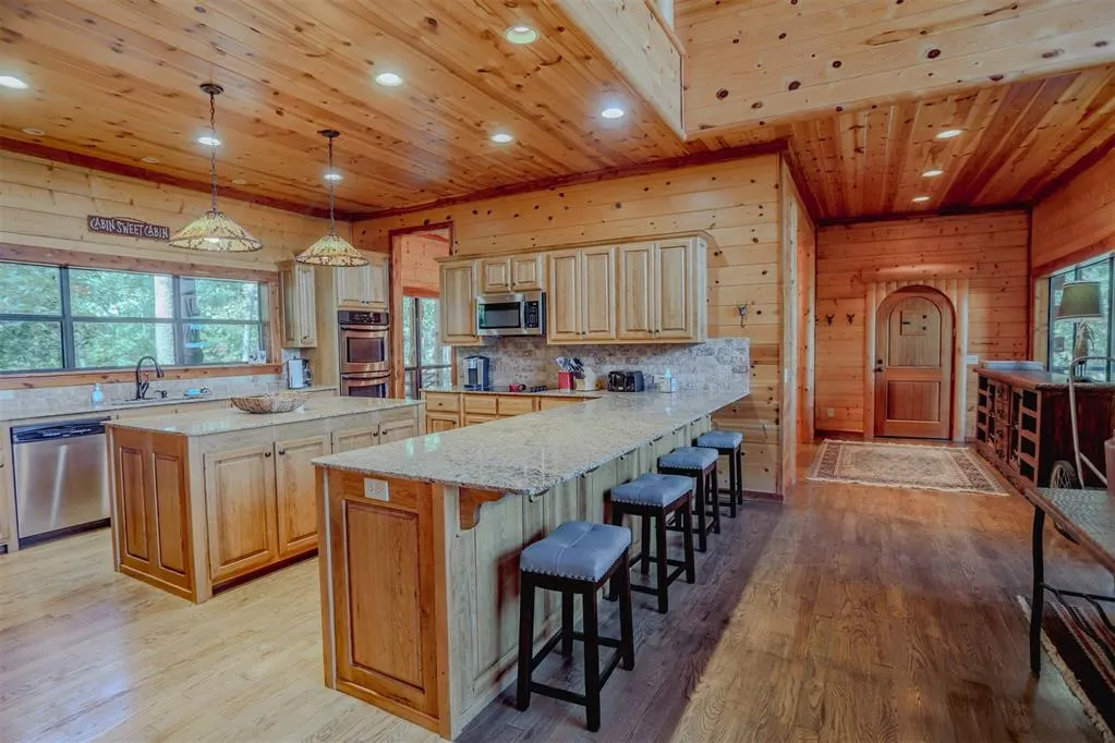 Photo 5 — 145 Lake Bluff Lane, Broken Bow, OK 74728