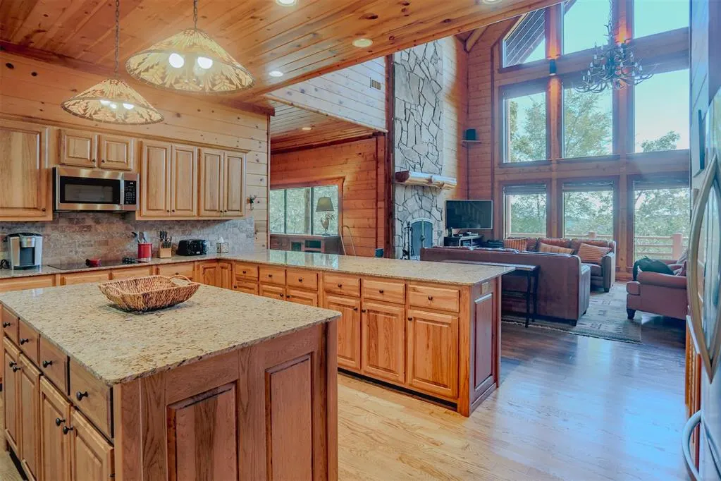 Photo 7 — 145 Lake Bluff Lane, Broken Bow, OK 74728