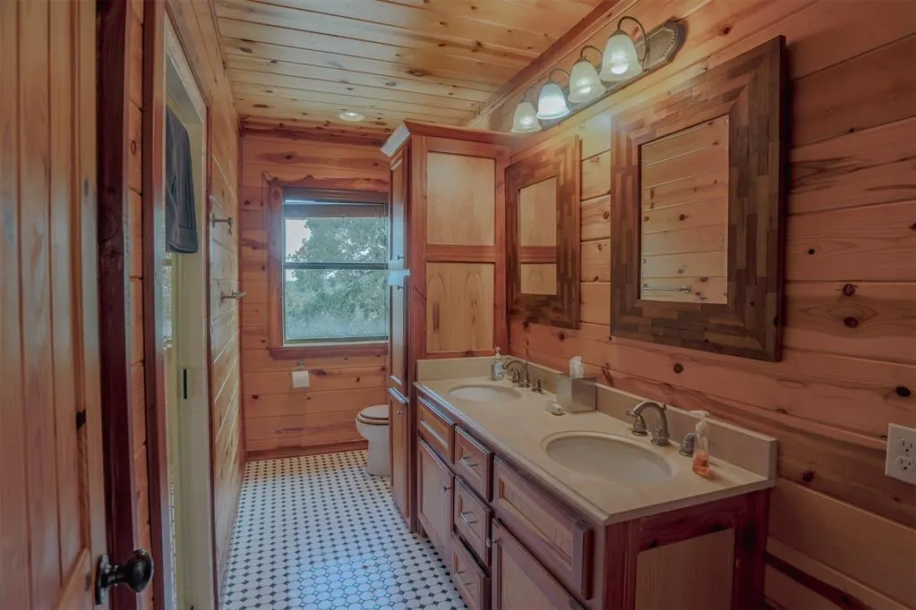Photo 23 — 145 Lake Bluff Lane, Broken Bow, OK 74728