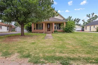 Sold home at 625 N Broadway Street