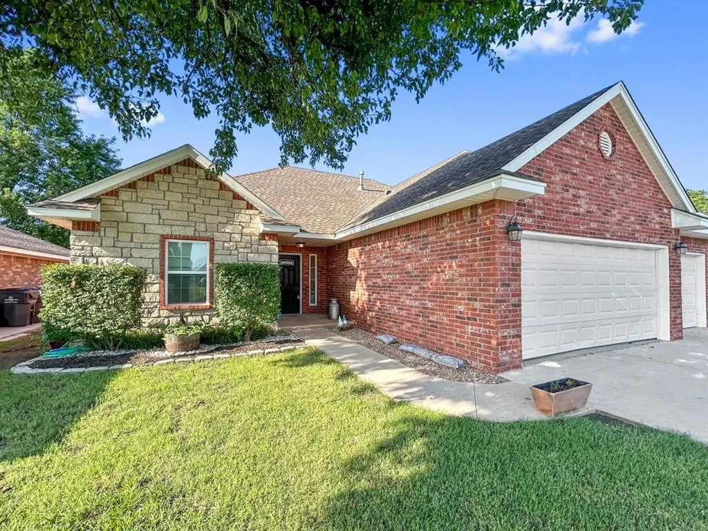 Photo 2 — 702 E Johnson Street, Lexington, OK 73051