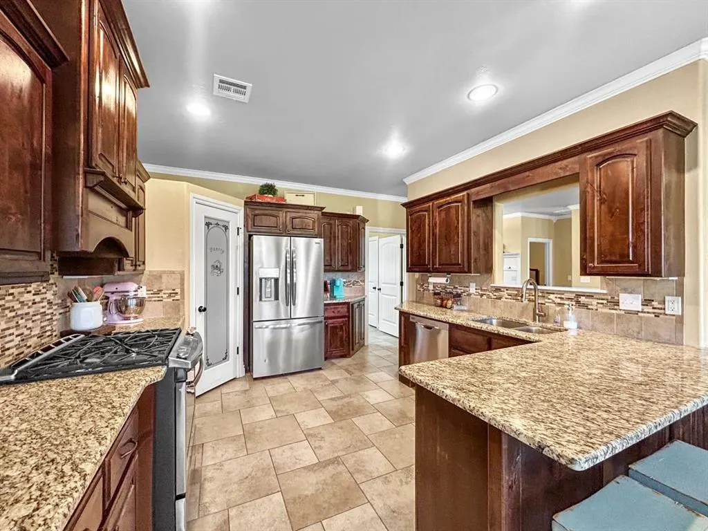 Photo 9 — 702 E Johnson Street, Lexington, OK 73051