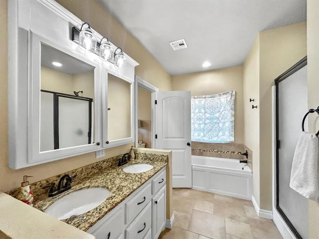 Photo 18 — 702 E Johnson Street, Lexington, OK 73051