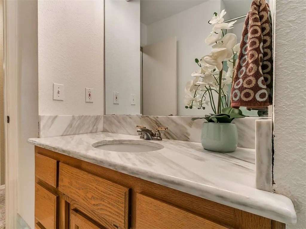 Photo 25 — 1221 Val Genes Road, Edmond, OK 73003