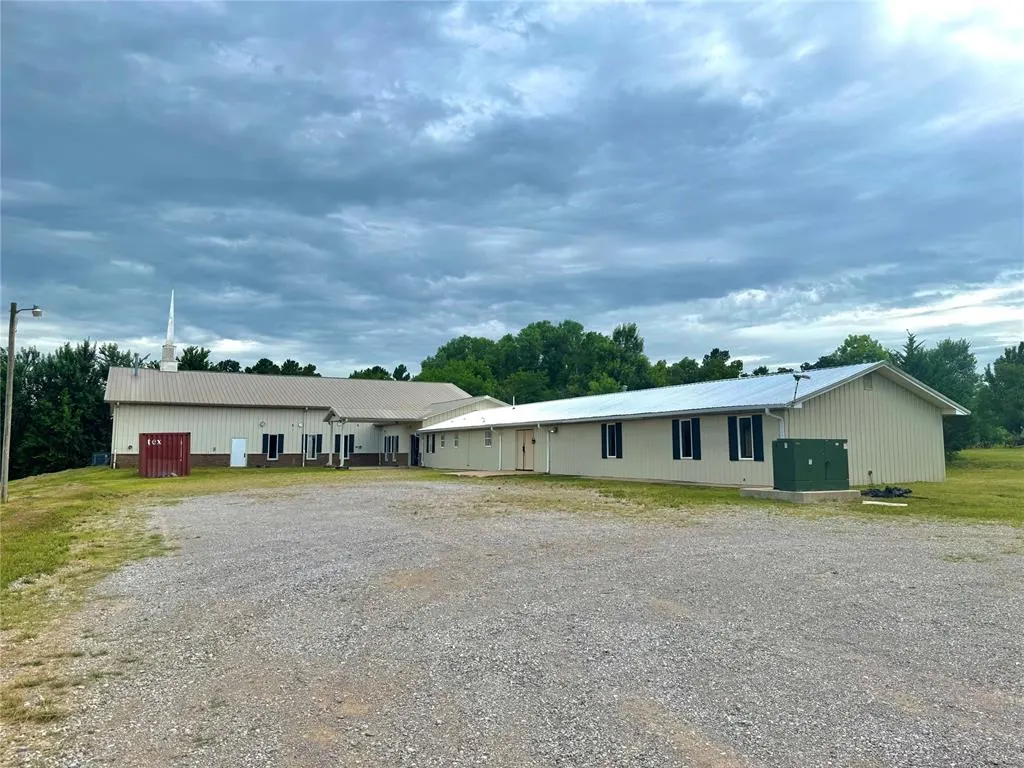 Photo 2 — 29551 SE 29th Street, McLoud, OK 74851