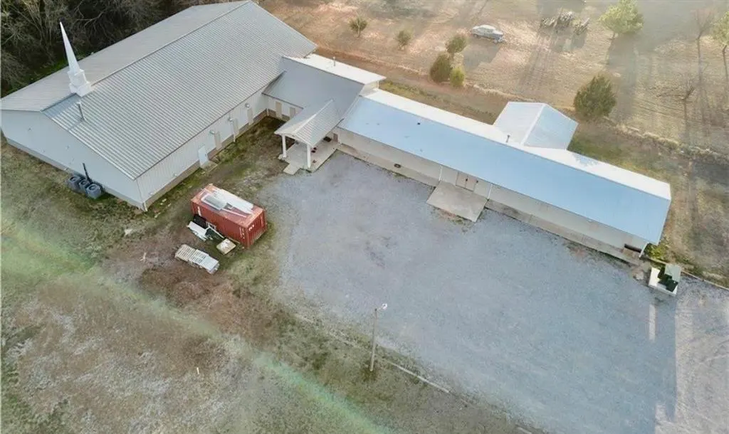 Photo 4 — 29551 SE 29th Street, McLoud, OK 74851