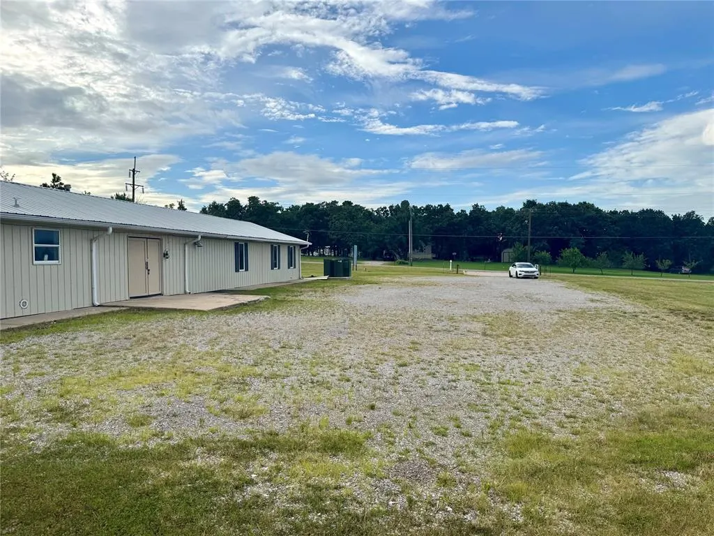 Photo 9 — 29551 SE 29th Street, McLoud, OK 74851