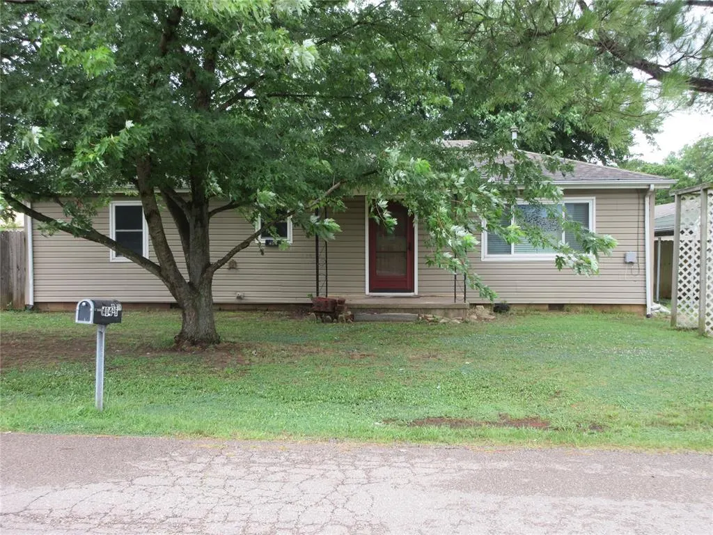 Photo 4 — 404 S 6th Street, Tecumseh, OK 74873