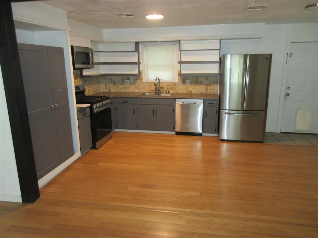 Photo 7 — 404 S 6th Street, Tecumseh, OK 74873