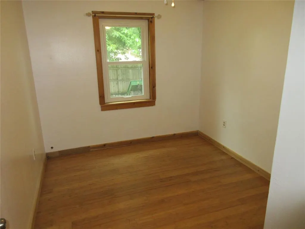 Photo 11 — 404 S 6th Street, Tecumseh, OK 74873