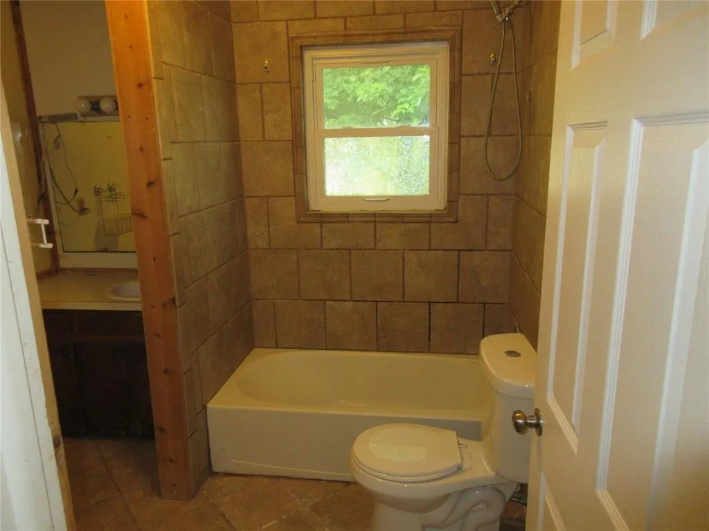 Photo 12 — 404 S 6th Street, Tecumseh, OK 74873